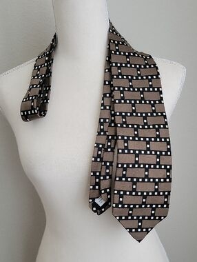 Vintage Vicky Davis New York Geometric Pattern Silk Tie in Brown and Black